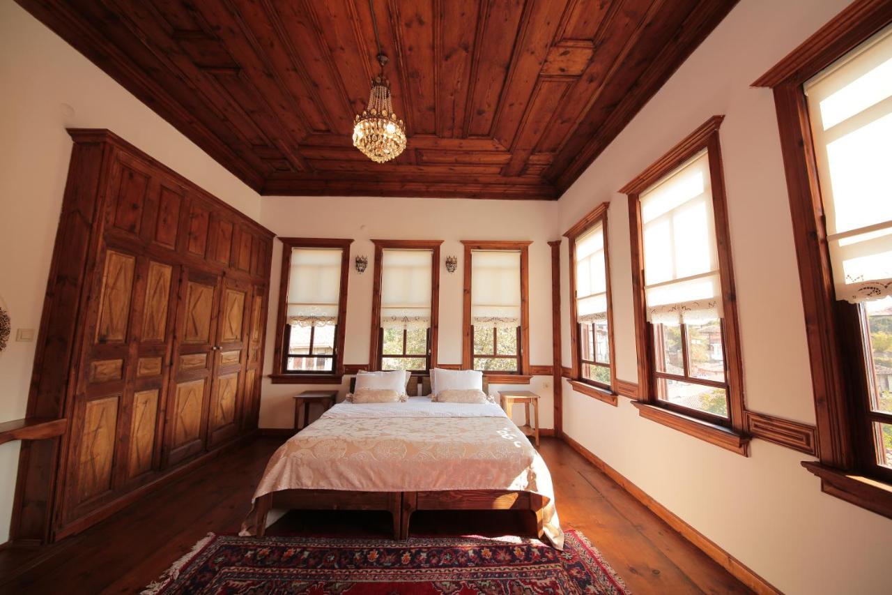 คาเราซุมเลอร์ โคนากี Hotel ซาฟรานโบลู ภายนอก รูปภาพ